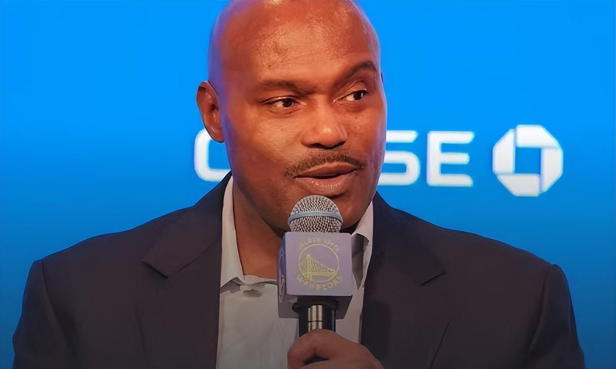 篮板, 他必须要在 篮板, 他必须要在