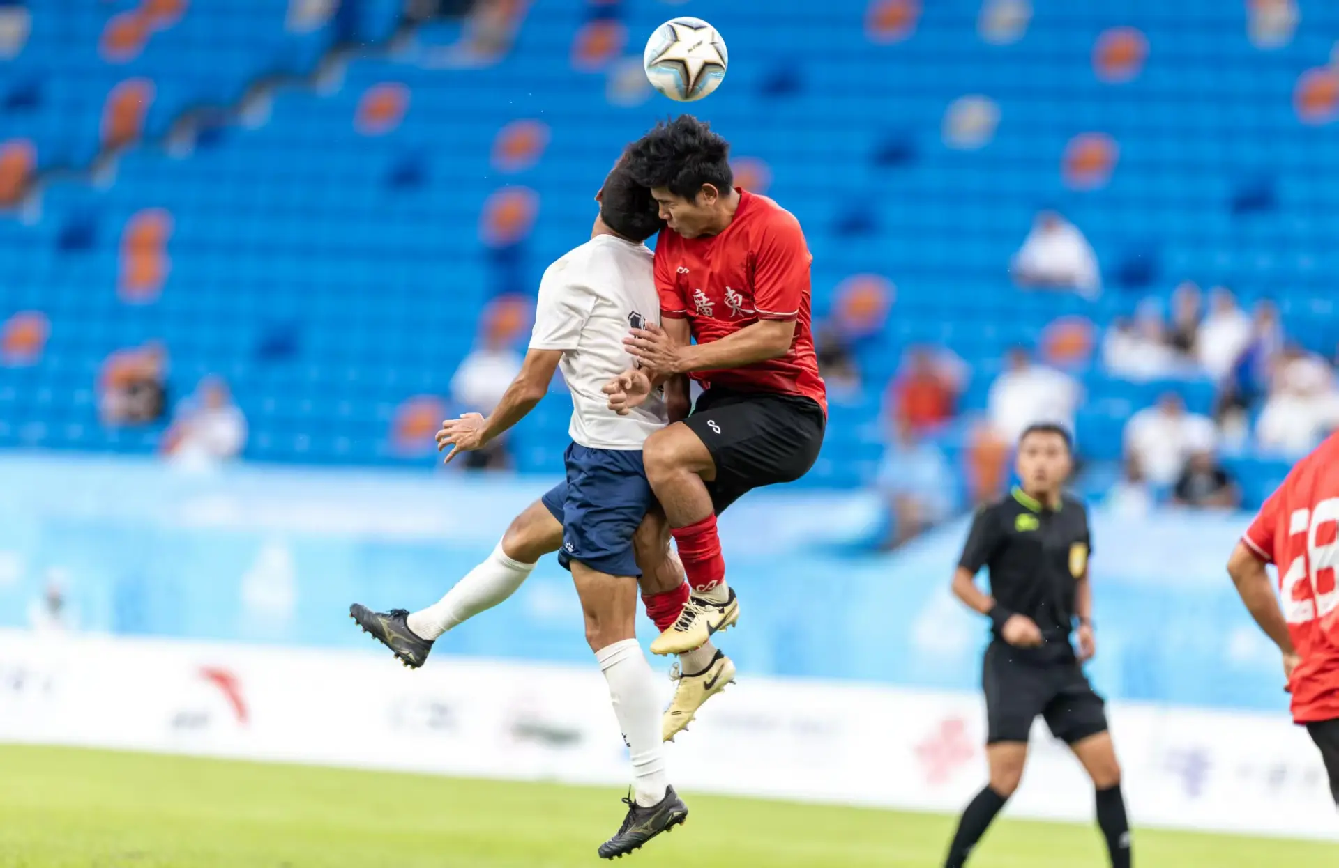 比赛更有意, 进攻 比赛更有意, 进攻