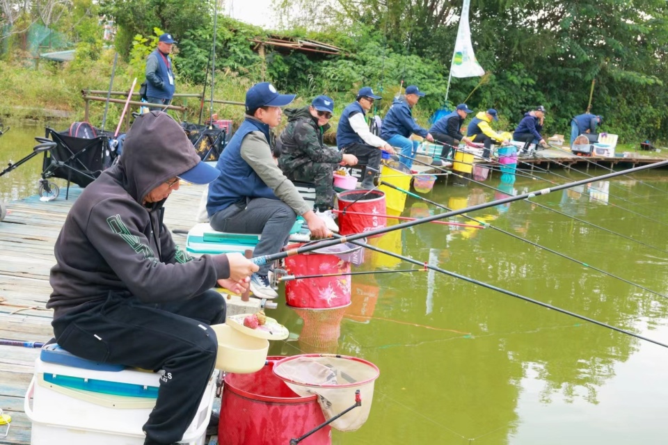 天两场比赛, 协会还将举, 赛制 天两场比赛, 协会还将举, 赛制